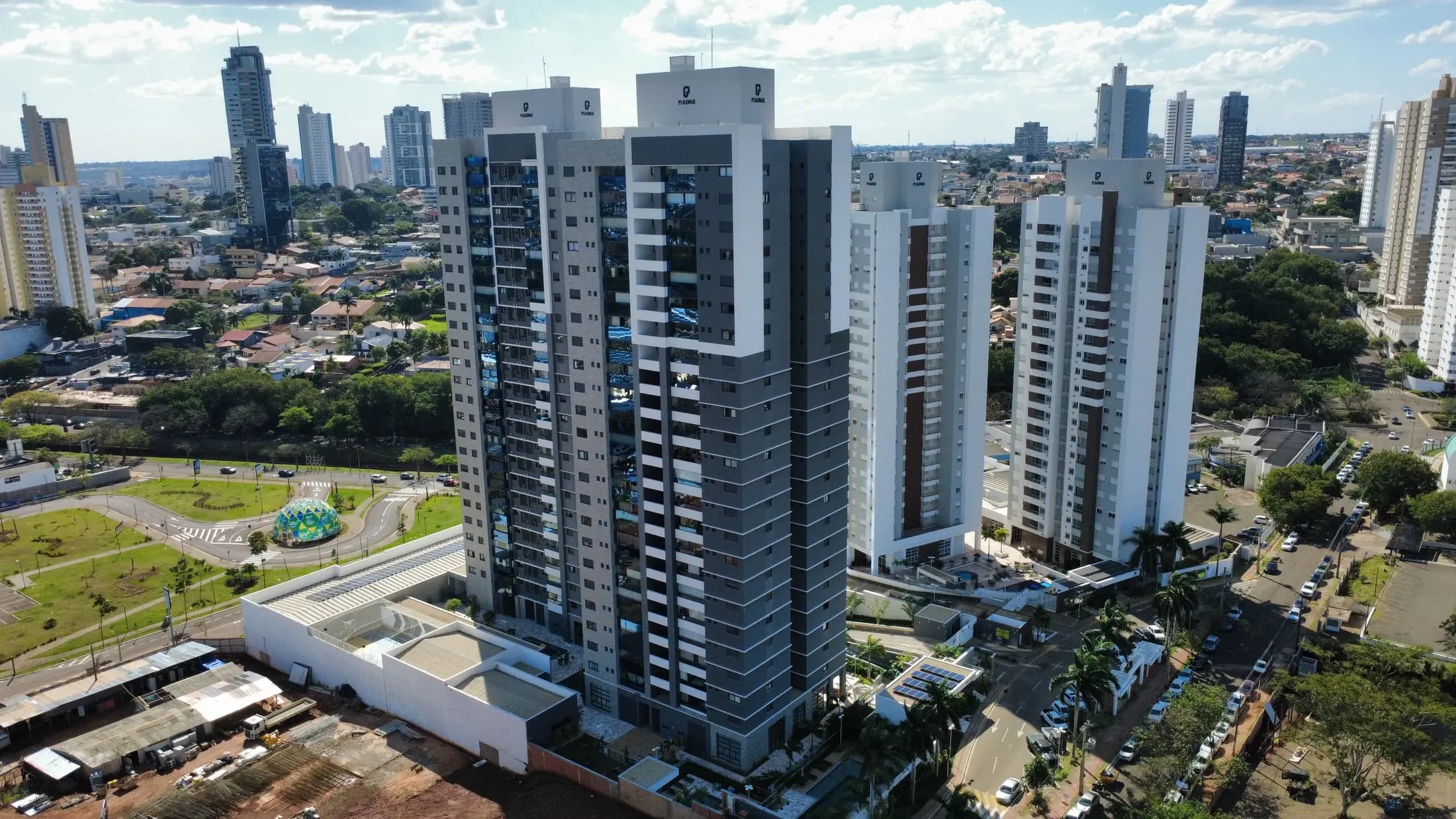 Torres do Grupo Plaenge em Campo Grande, vistas de drone